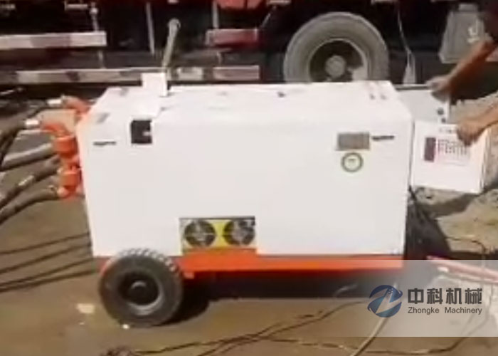 雙液注漿泵、單層攪拌機(jī)施工現(xiàn)場(chǎng)